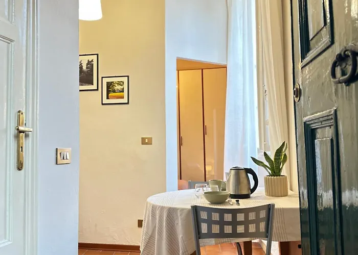 Luminoso E Confortevole Centro Apartman *