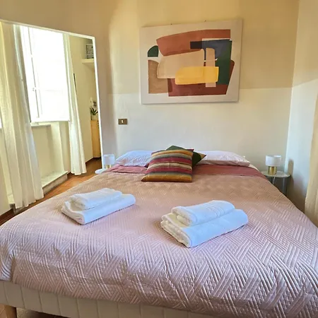Central Apartment On Via Elisa, Lucca Apartamento *